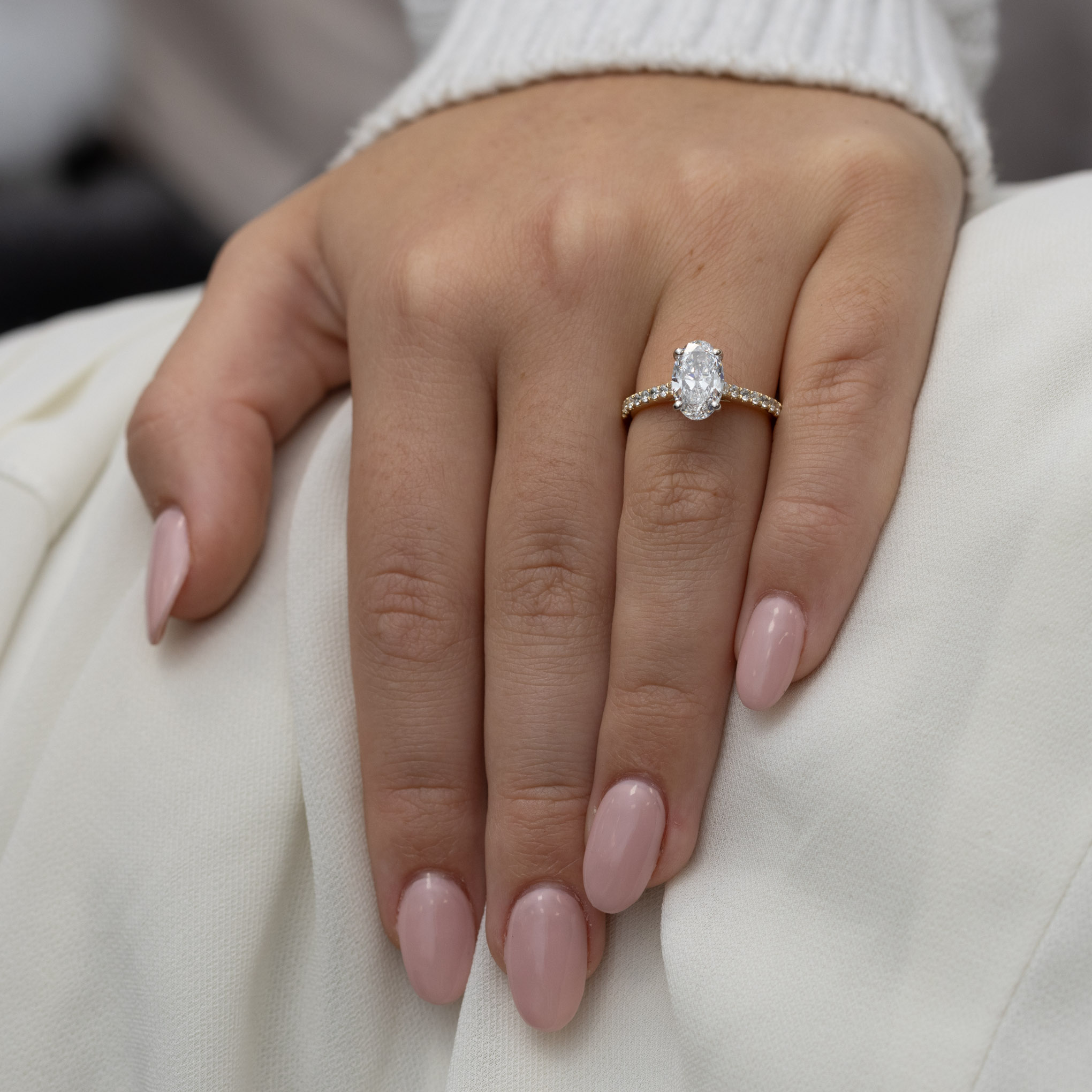 Adina_Oval_Shoulders_Hand